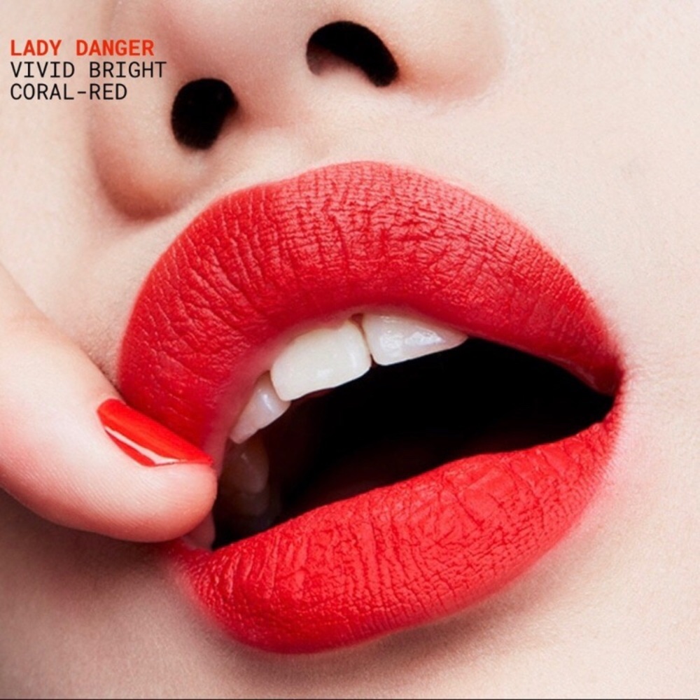 🆕 | 💄 M•A•C Lady Danger Lipstick